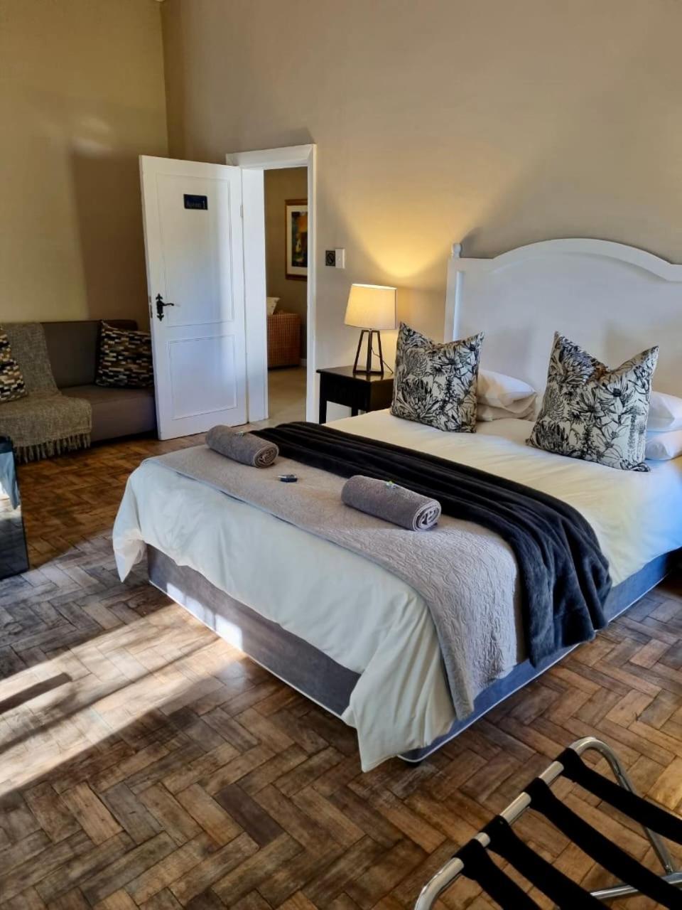 The Merino Guest House Beaufort West Dış mekan fotoğraf